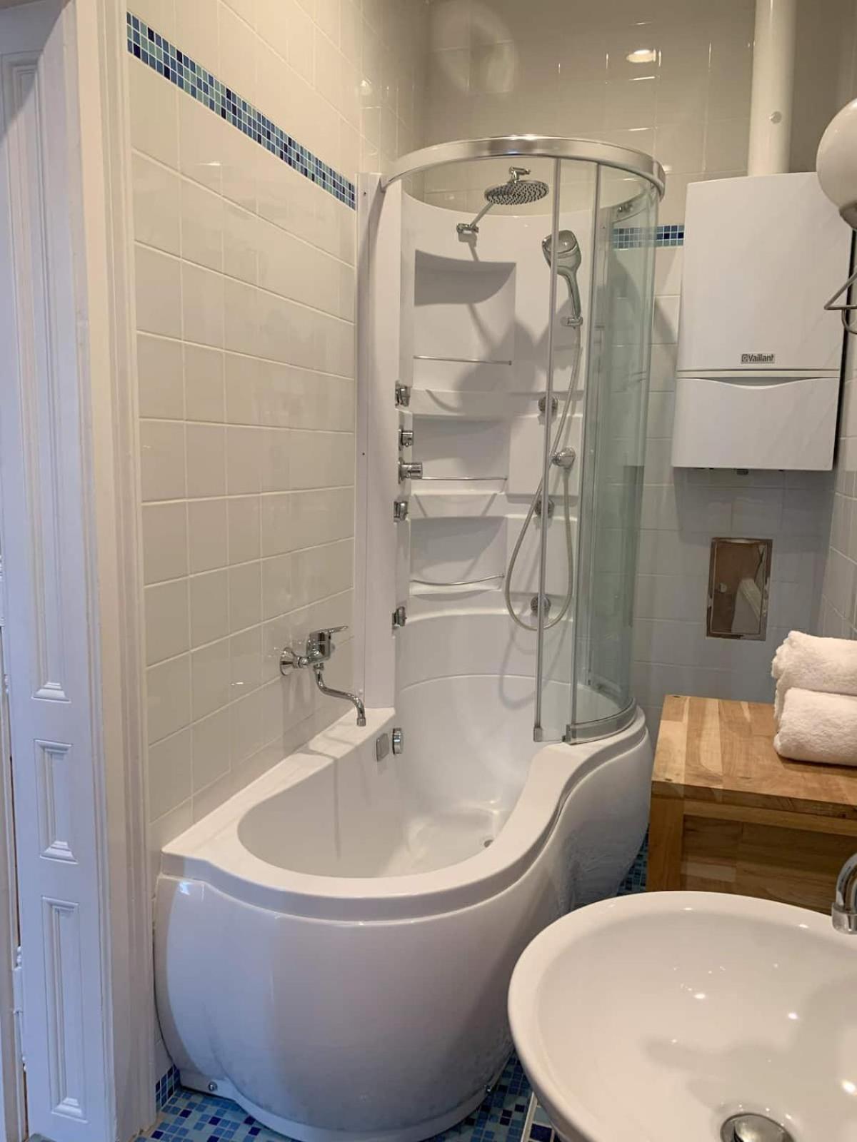 Apartment Grosszuegiger Wiener Altbau Gleich Neben Schoenbrunn *